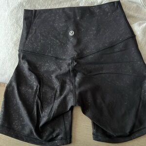 Like now barley worn Lululemon aligns 6in inseam